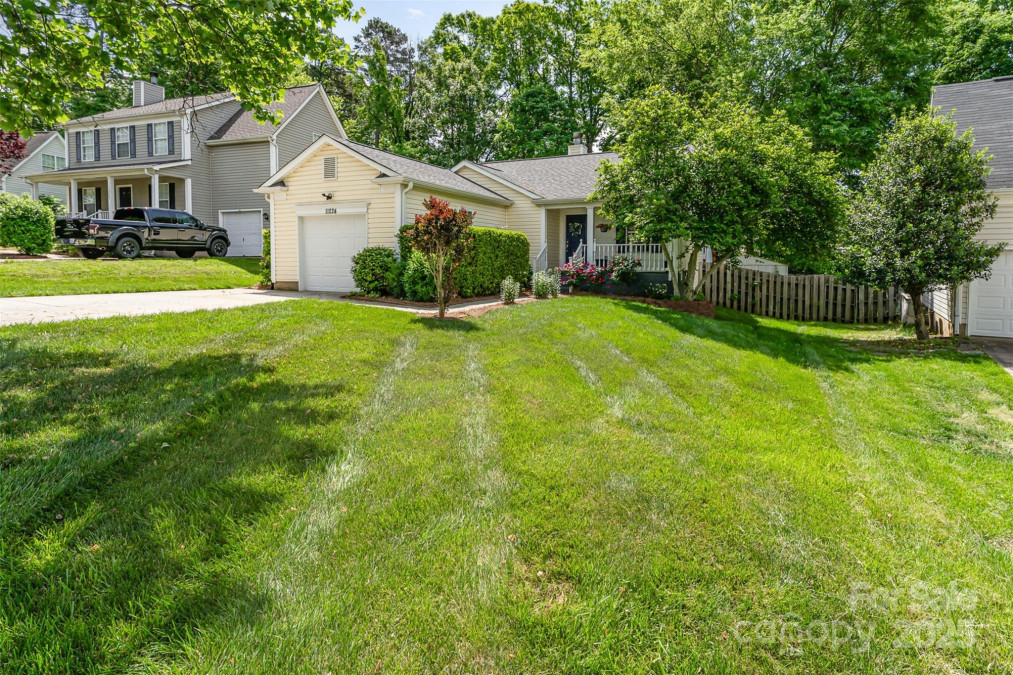 11224 Amber Glen Dr Charlotte, NC 28269