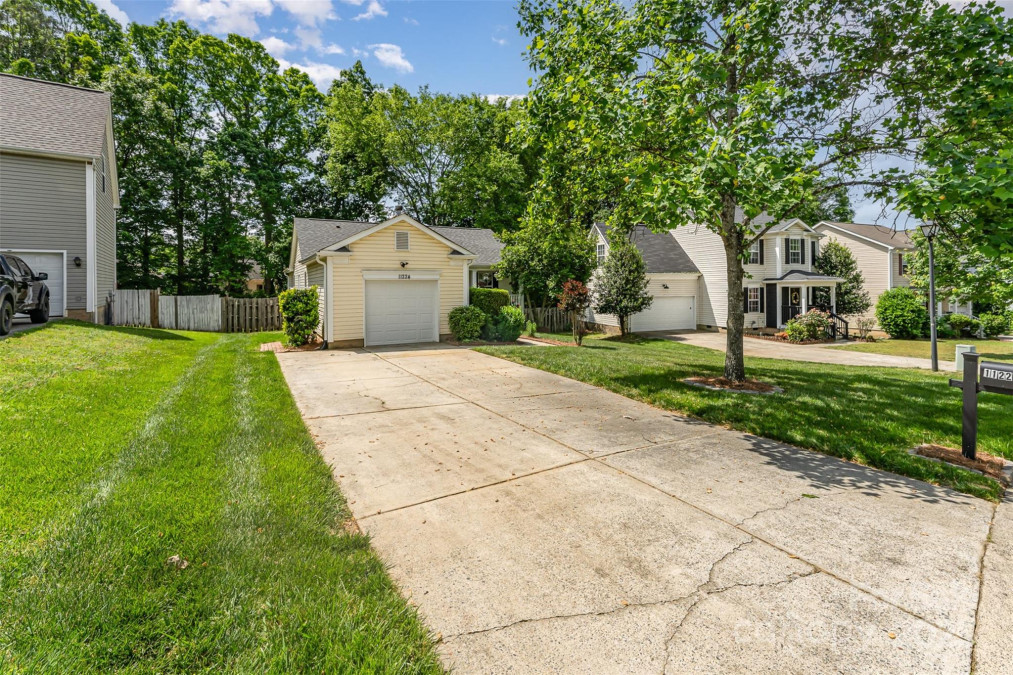 11224 Amber Glen Dr Charlotte, NC 28269