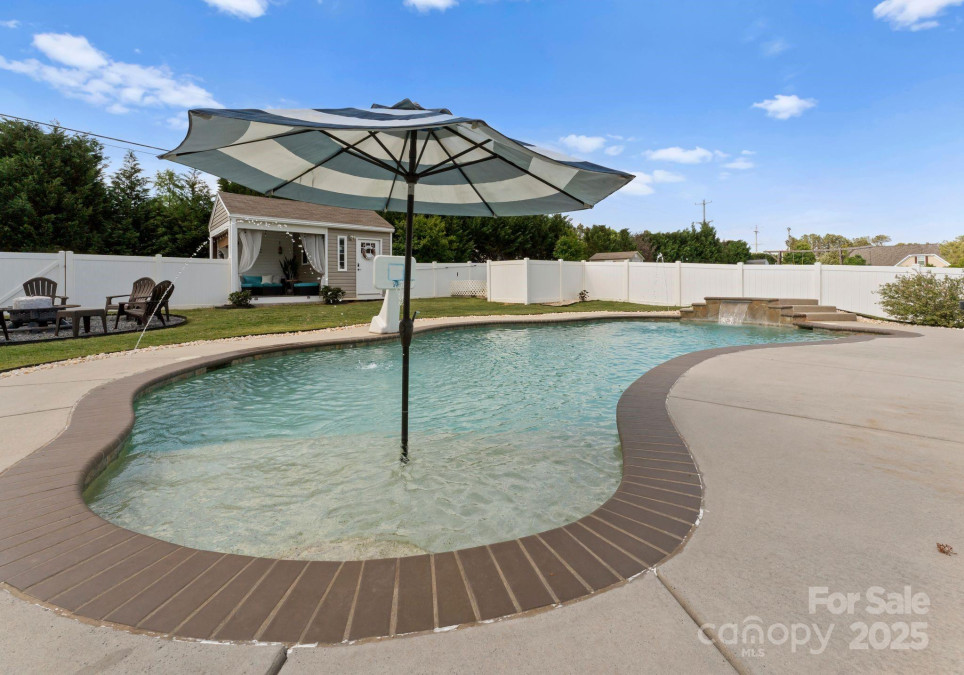 137 Sugar Magnolia Dr Mooresville, NC 28115