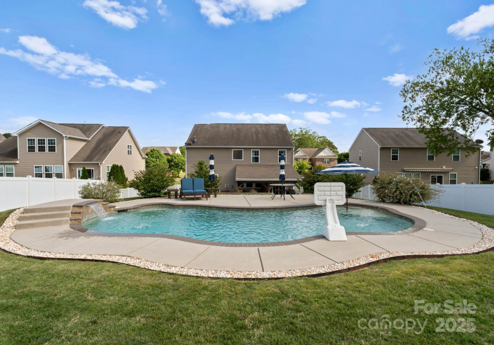 137 Sugar Magnolia Dr Mooresville, NC 28115