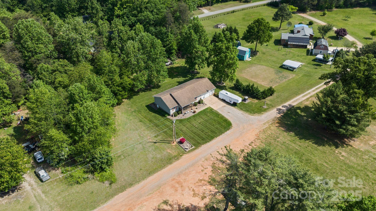 130 Helen Dr Statesville, NC 28625