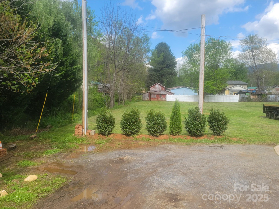 67 First St Waynesville, NC 28786