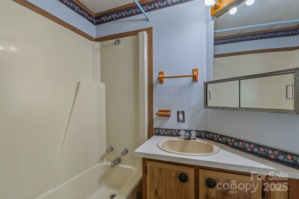 23 Jones Cir Fletcher, NC 28732