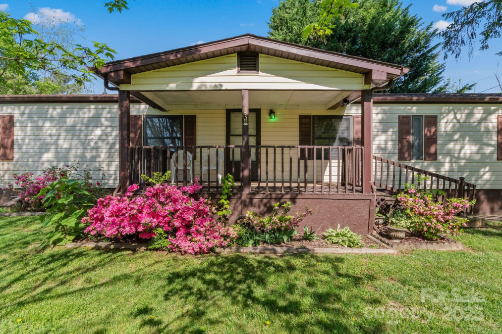 23 Jones Cir Fletcher, NC 28732