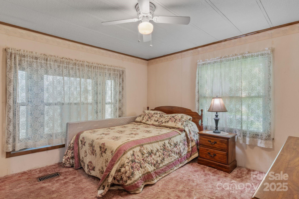 23 Jones Cir Fletcher, NC 28732