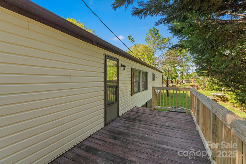 23 Jones Cir Fletcher, NC 28732