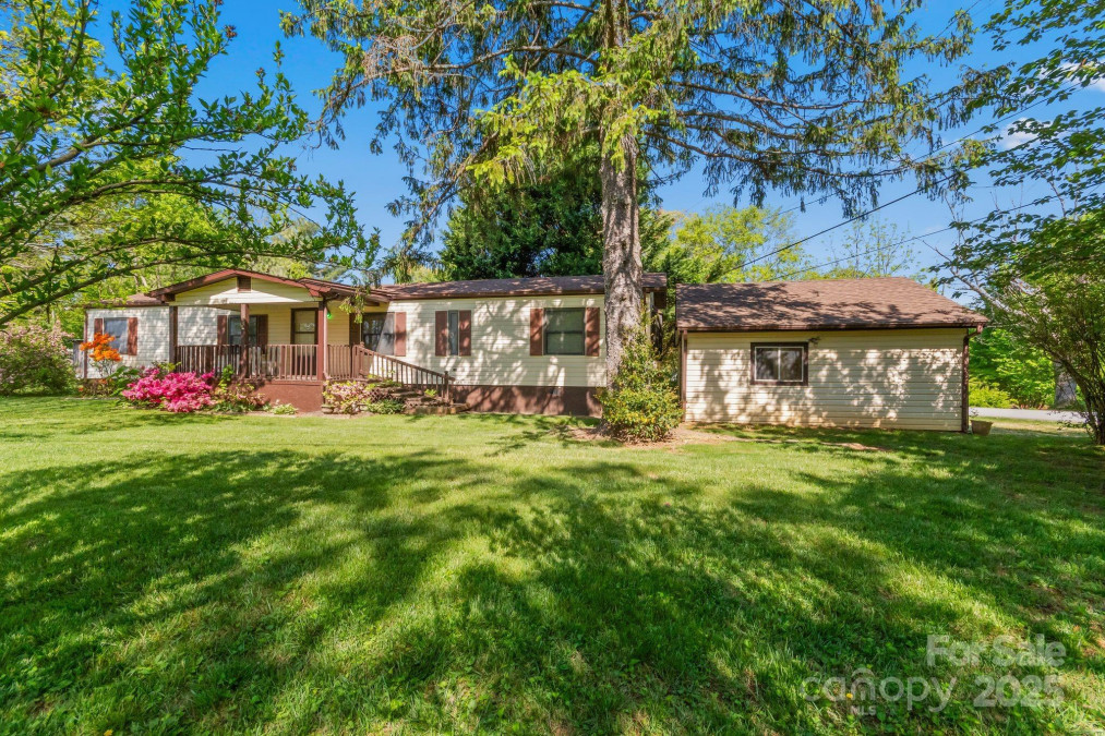 23 Jones Cir Fletcher, NC 28732