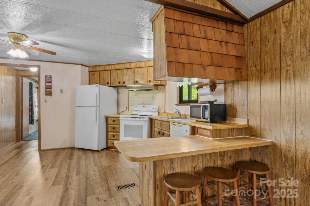 23 Jones Cir Fletcher, NC 28732