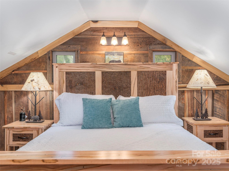 9386 Cruso Rd Canton, NC 28716