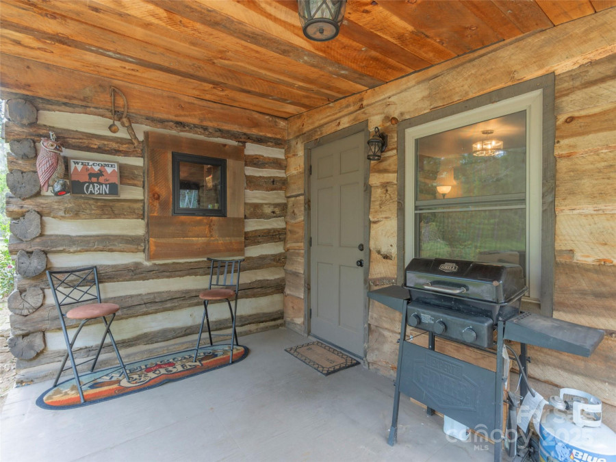 9386 Cruso Rd Canton, NC 28716
