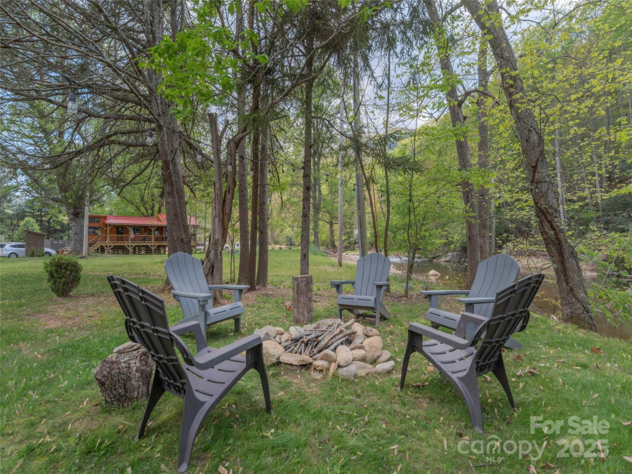 9386 Cruso Rd Canton, NC 28716