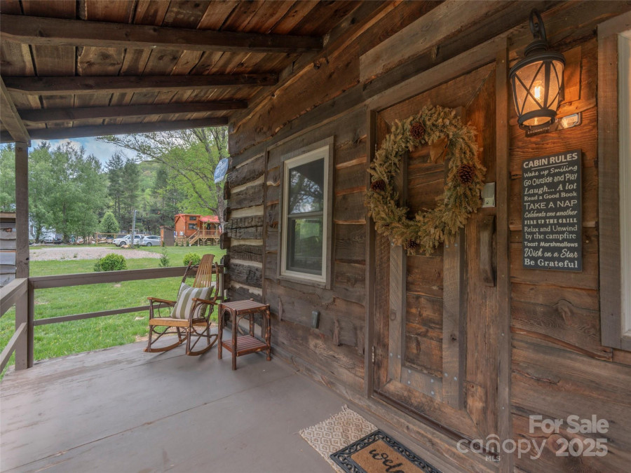 9386 Cruso Rd Canton, NC 28716