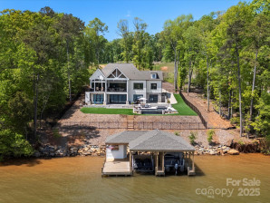 8044 Edgewater Dr Norwood, NC 28128