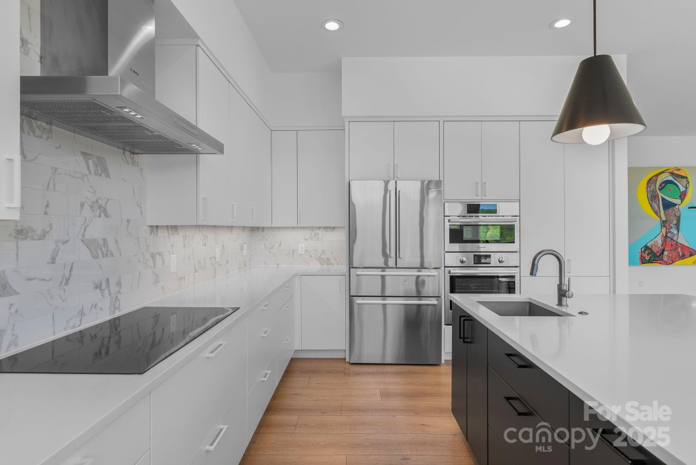 302 Broad Vista Ln Asheville, NC 28804