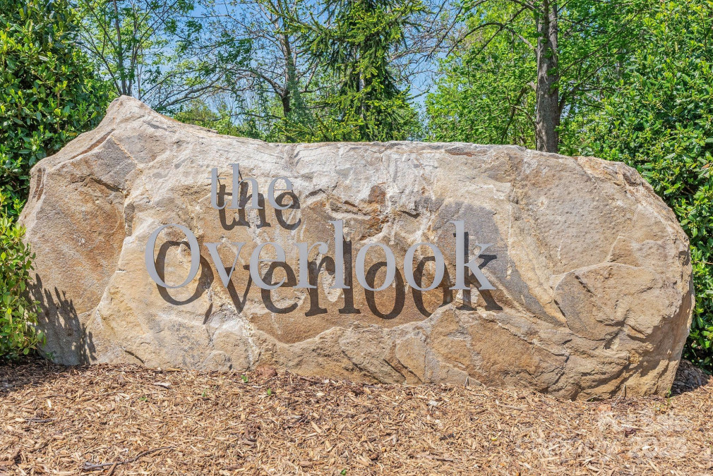 302 Broad Vista Ln Asheville, NC 28804