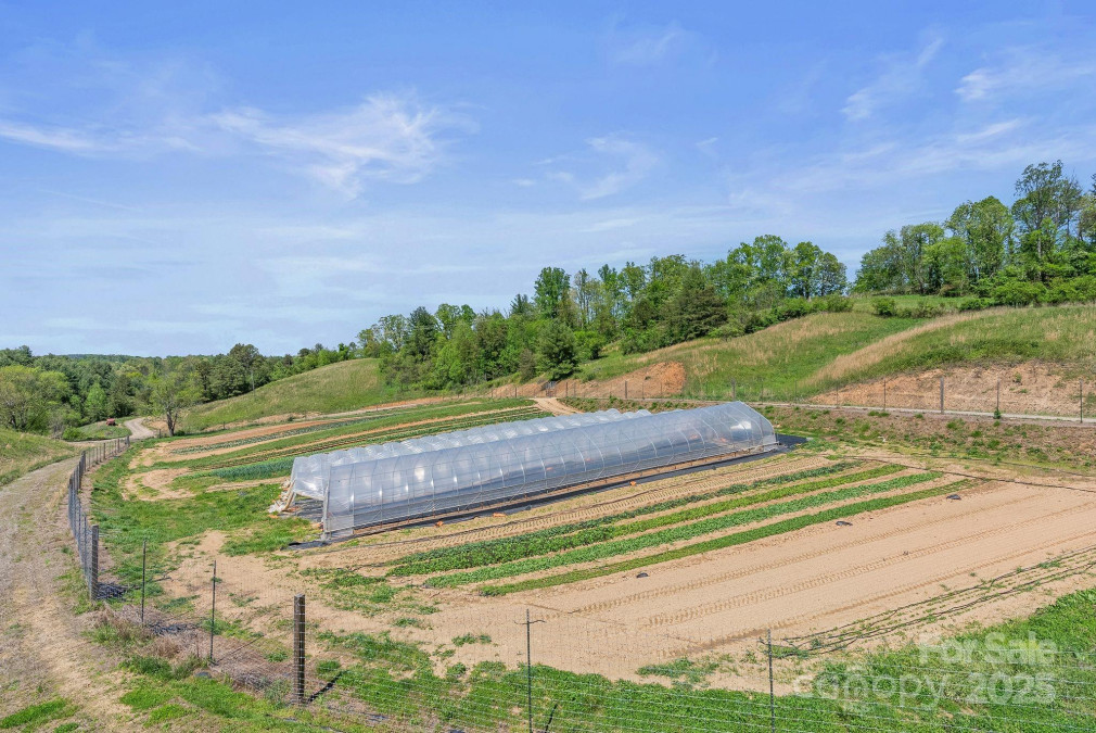 302 Broad Vista Ln Asheville, NC 28804