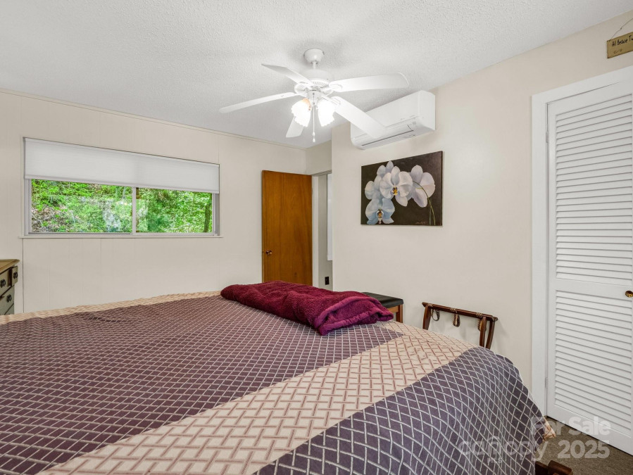 128 Winding Creek Ct Lake Lure, NC 28746