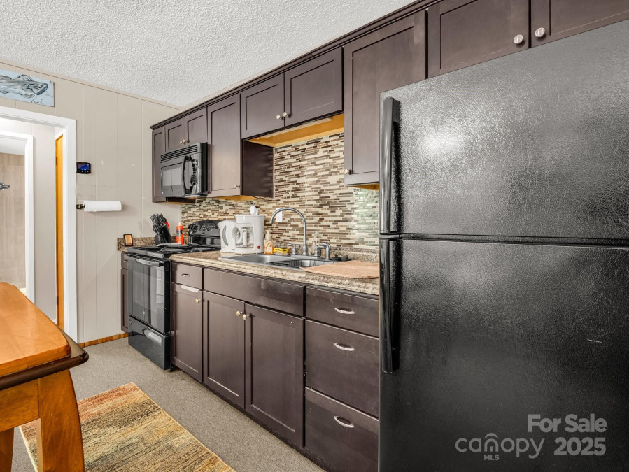 128 Winding Creek Ct Lake Lure, NC 28746