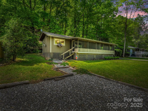 128 Winding Creek Ct Lake Lure, NC 28746