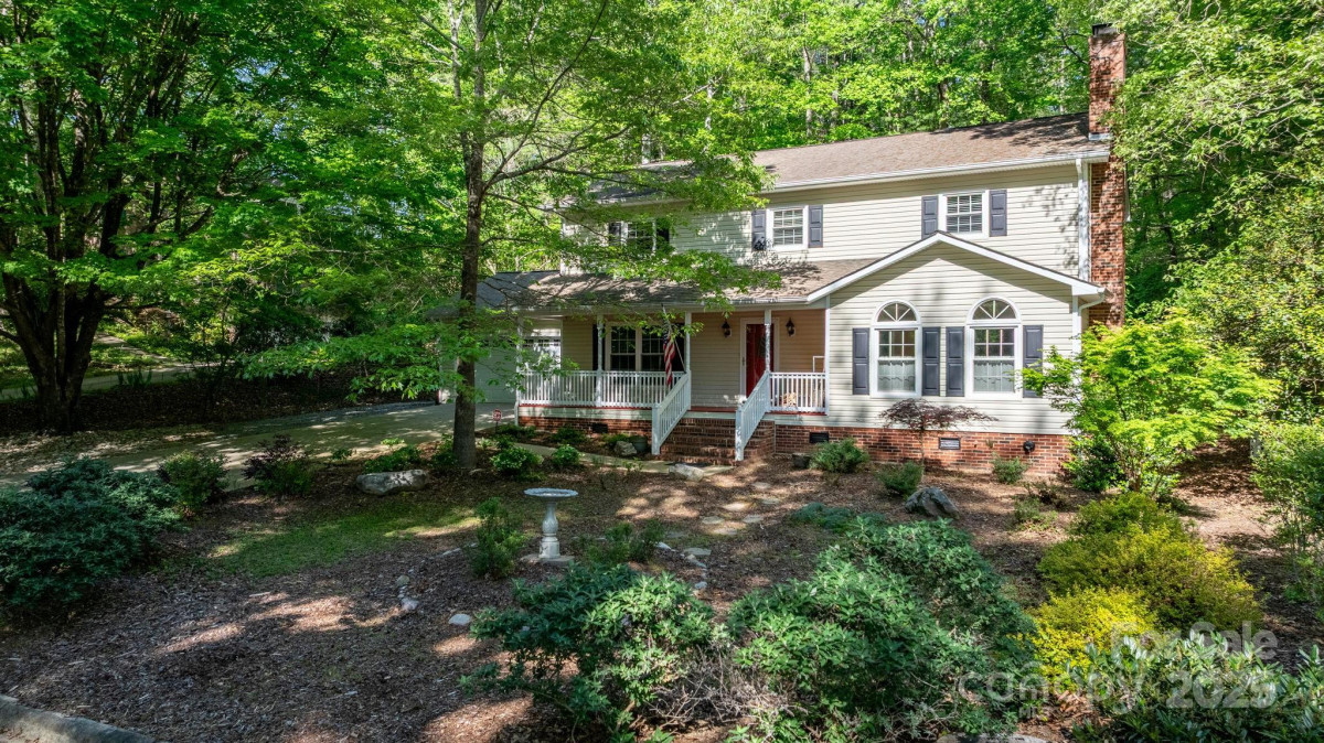 1026 Wellington Ct Lenoir, NC 28645