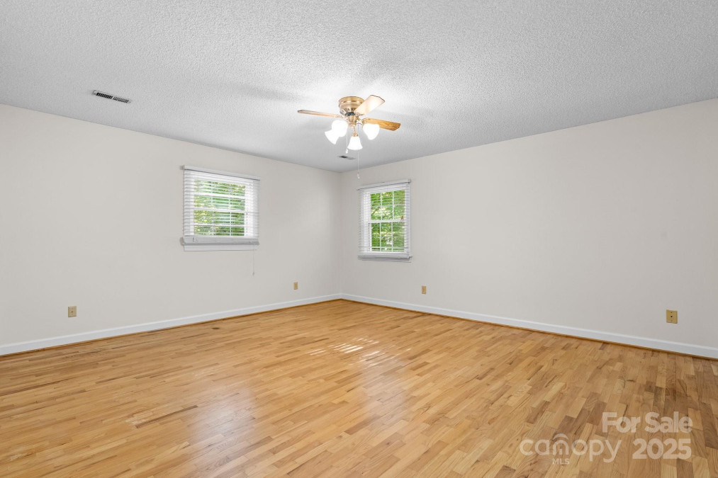 1026 Wellington Ct Lenoir, NC 28645