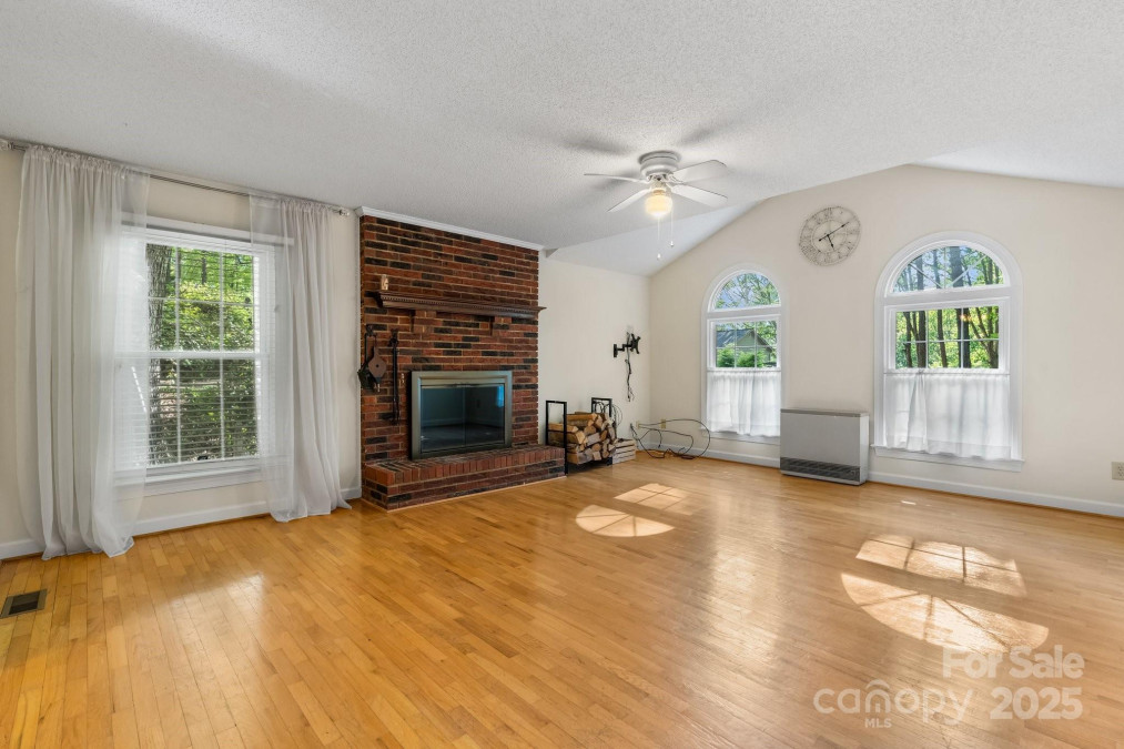 1026 Wellington Ct Lenoir, NC 28645