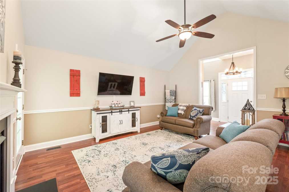 1542 Crowders Woods Dr Gastonia, NC 28052