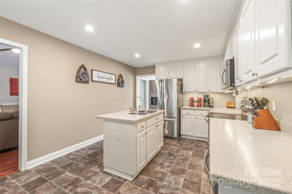 1542 Crowders Woods Dr Gastonia, NC 28052