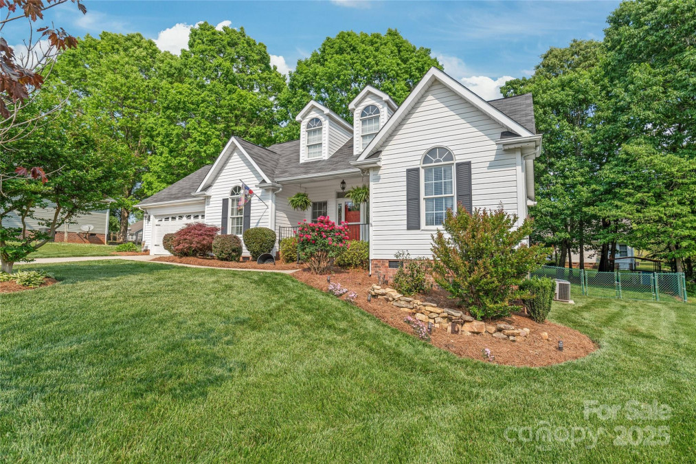 1542 Crowders Woods Dr Gastonia, NC 28052