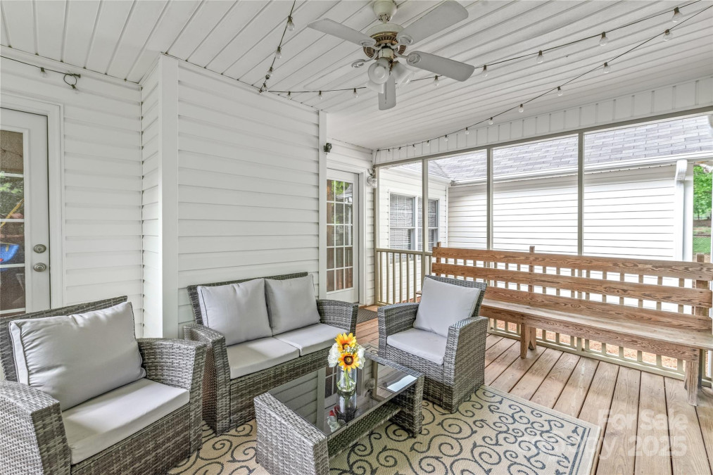 1542 Crowders Woods Dr Gastonia, NC 28052
