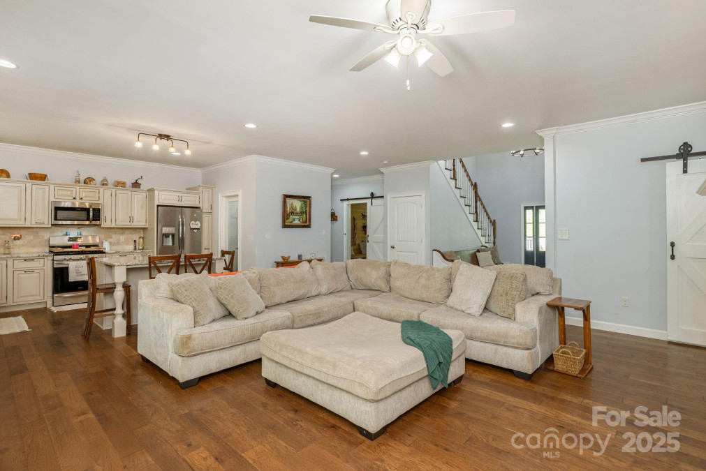 301 Wagram Pl Hendersonville, NC 28739