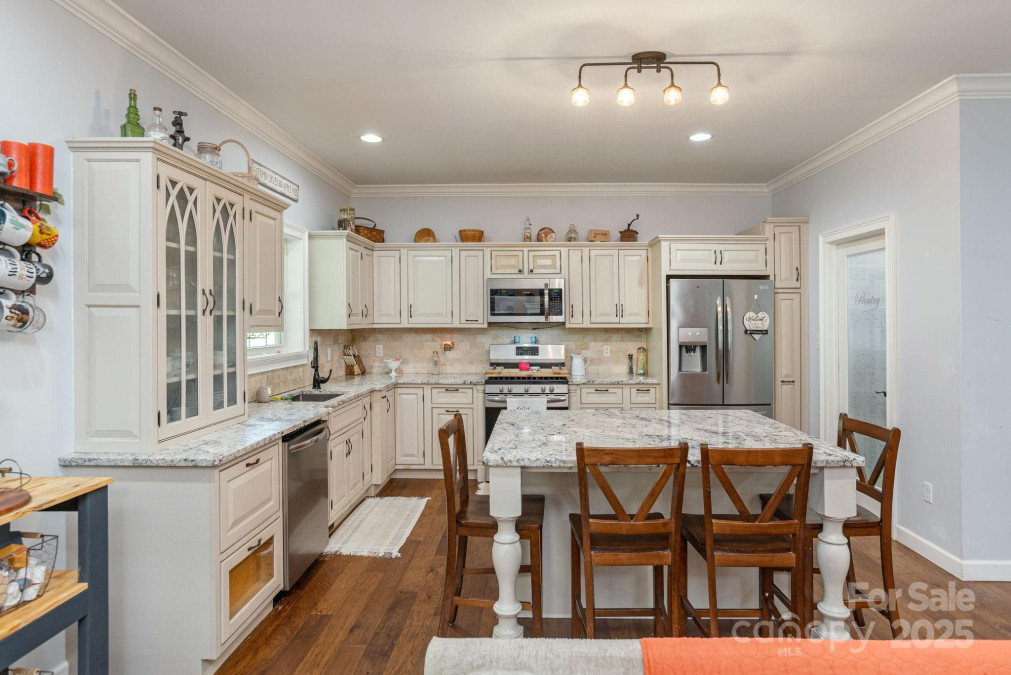 301 Wagram Pl Hendersonville, NC 28739