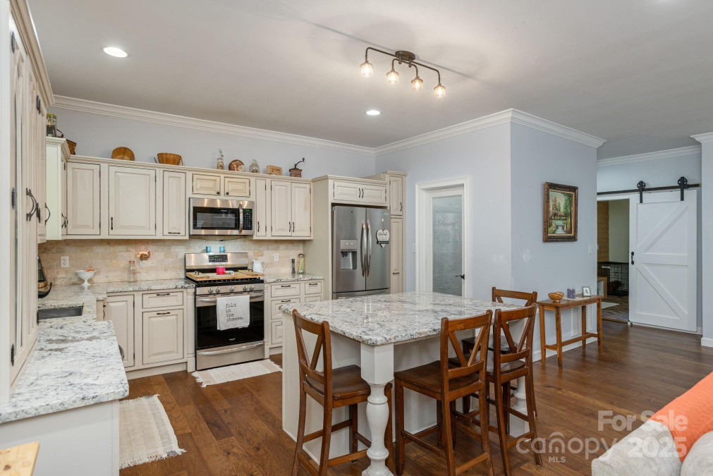 301 Wagram Pl Hendersonville, NC 28739