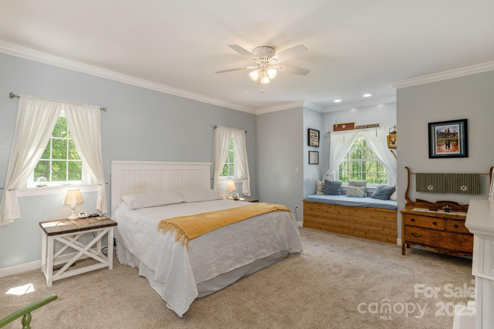 301 Wagram Pl Hendersonville, NC 28739