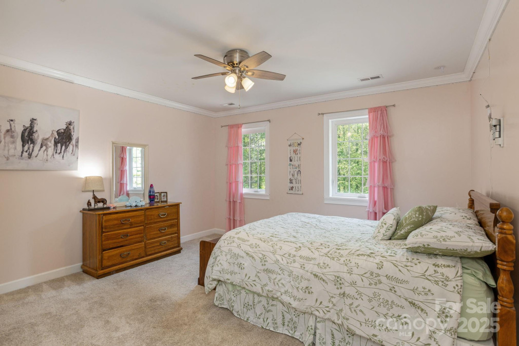 301 Wagram Pl Hendersonville, NC 28739