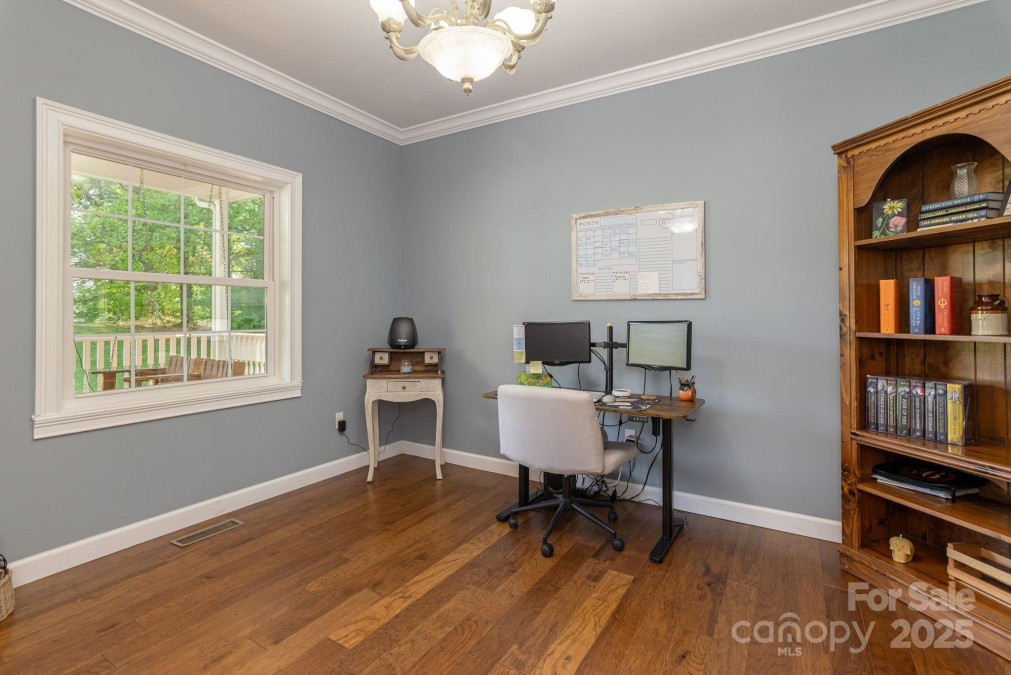 301 Wagram Pl Hendersonville, NC 28739