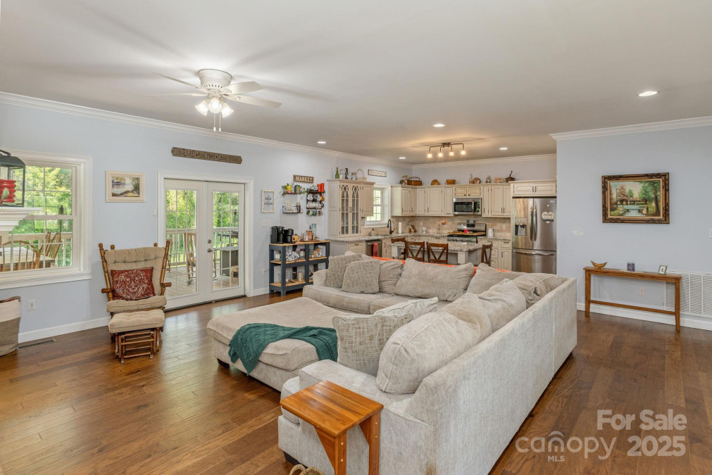 301 Wagram Pl Hendersonville, NC 28739