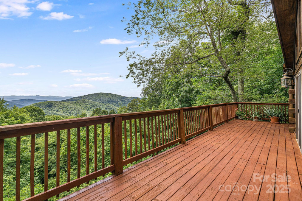 75 Donica Vw Swannanoa, NC 28778