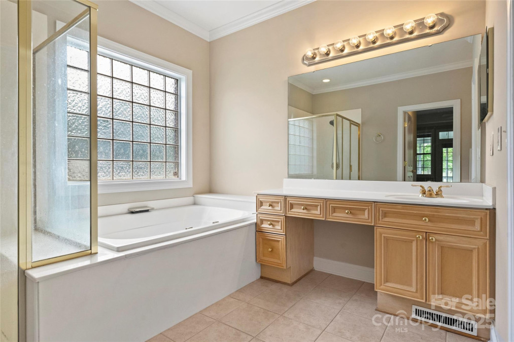 5940 Four Wood Dr Matthews, NC 28104