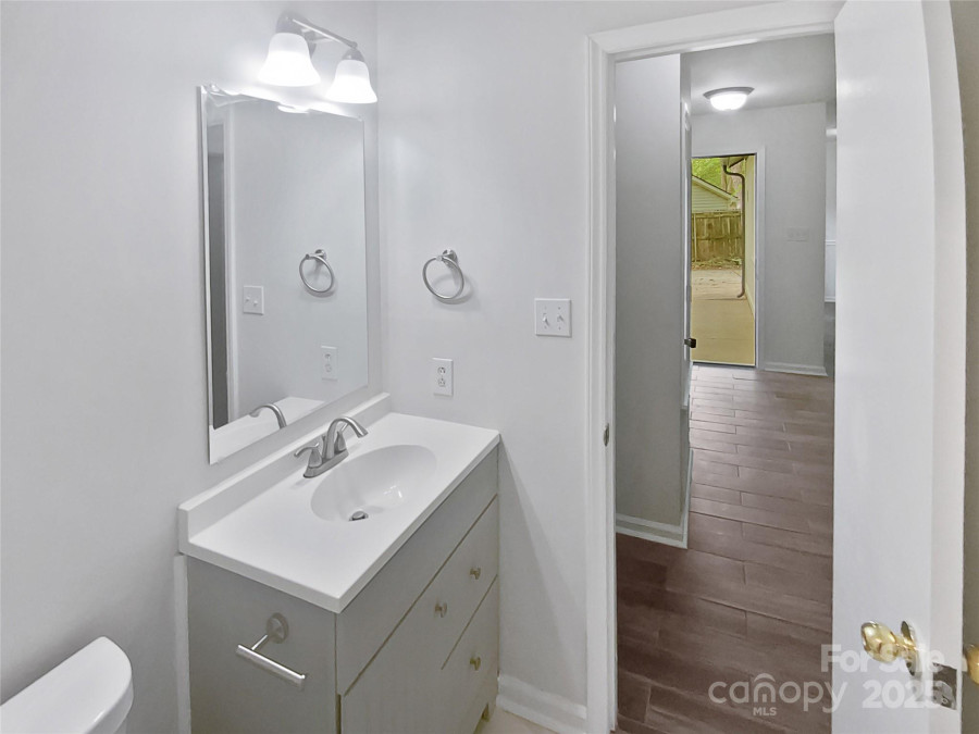 8600 Eaglewind Dr Charlotte, NC 28212