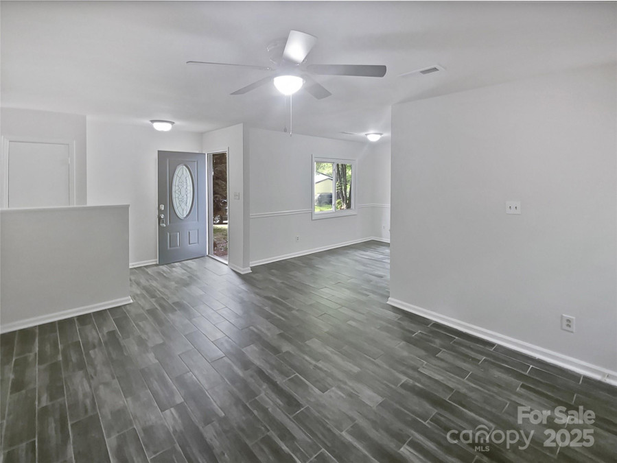 8600 Eaglewind Dr Charlotte, NC 28212