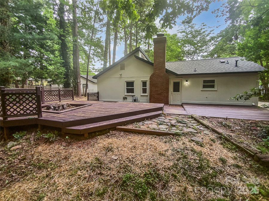 8600 Eaglewind Dr Charlotte, NC 28212