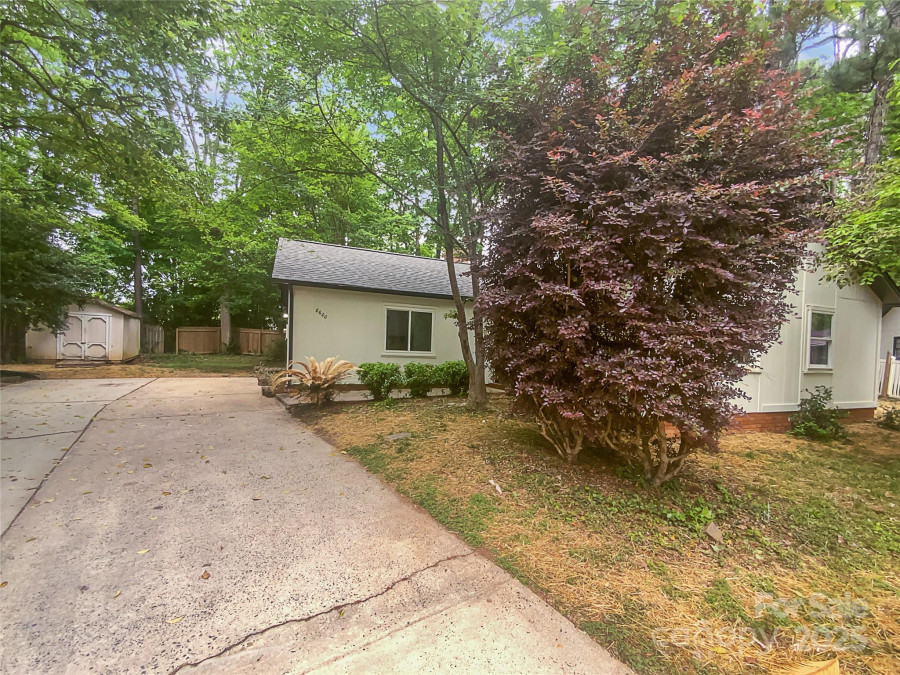 8600 Eaglewind Dr Charlotte, NC 28212