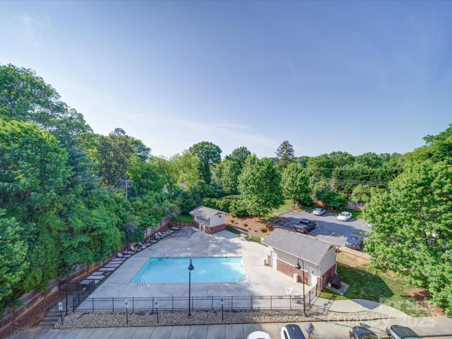 1000 Woodlawn Rd Charlotte, NC 28209
