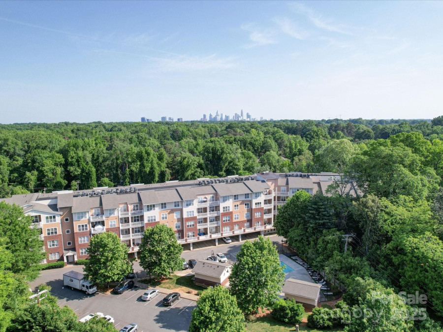 1000 Woodlawn Rd Charlotte, NC 28209