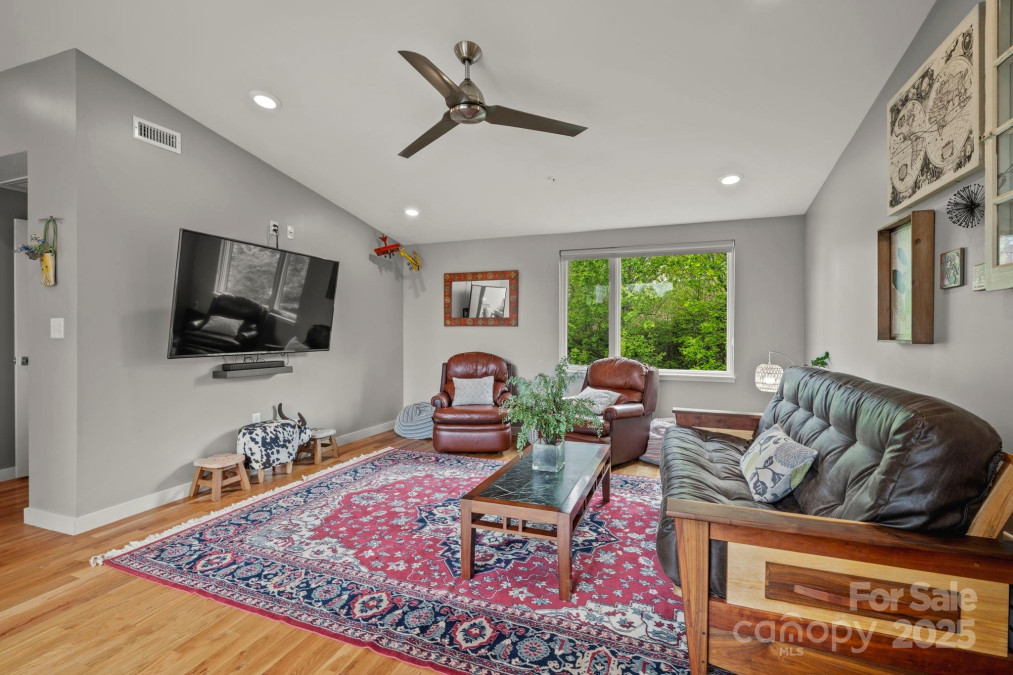 245 Short Coxe Ave Asheville, NC 28801
