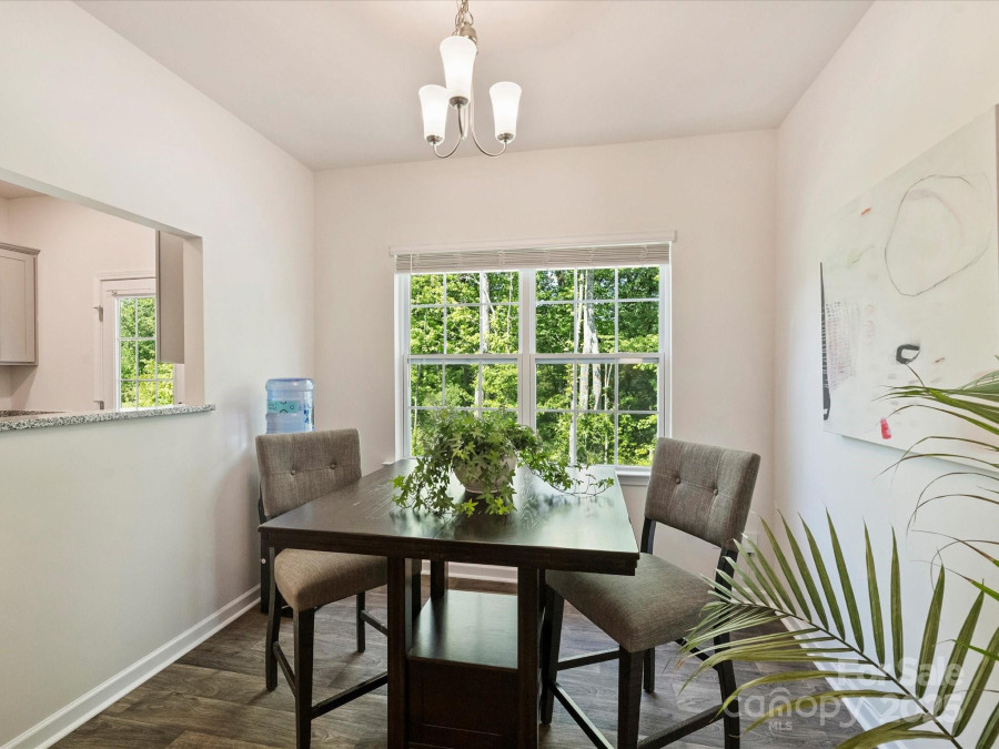 6037 Guildford Hill Ln Charlotte, NC 28215