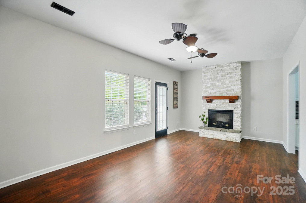 4132 Kenton Glenn Ct Concord, NC 28027