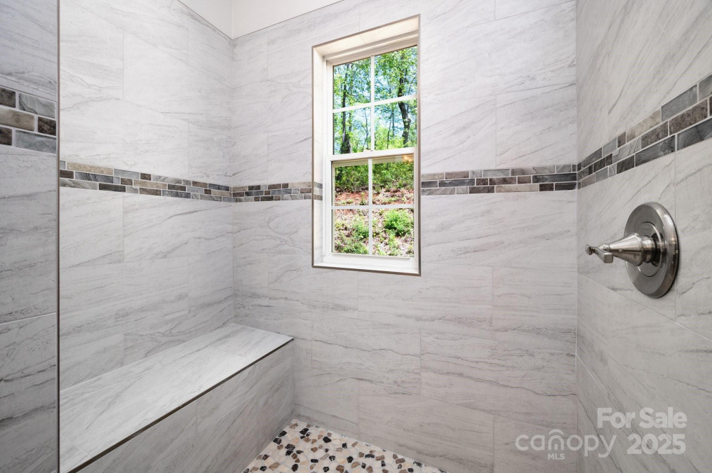 62 Mackenzie Way Swannanoa, NC 28778