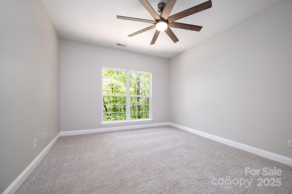 62 Mackenzie Way Swannanoa, NC 28778